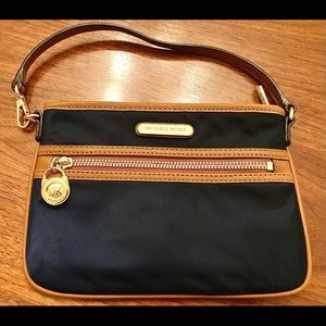 Michael Kors Kempton Wristlet